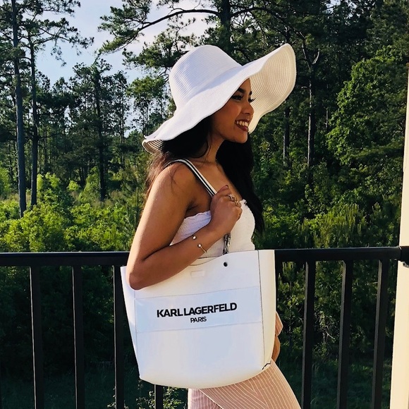 Meet your Posher, Alexandra - Picture 1 of 1